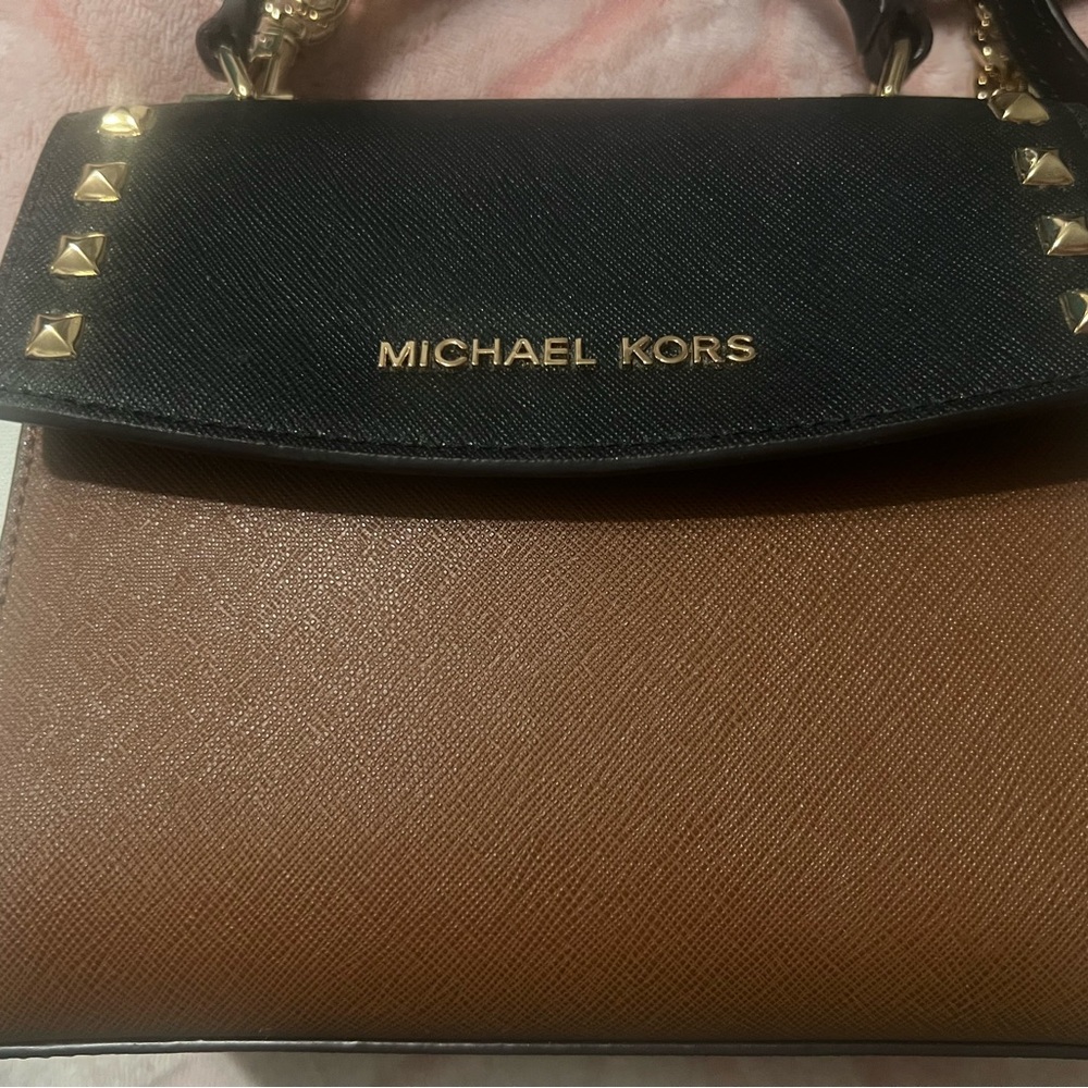 Michael Kors Karla Opticwht/Lug Mini Converter Th xbody Leather. Brand new!